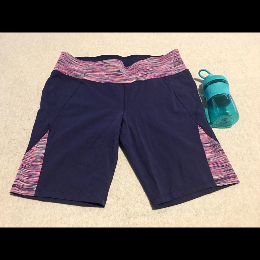 LIVI ACTIV signature stretch Knee Short 18/20